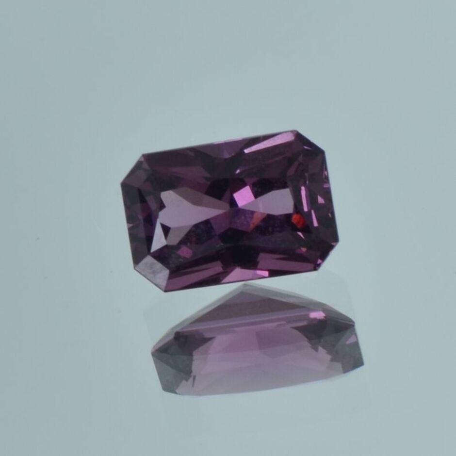 Spinel octagon purple untreated 5.22 ct.